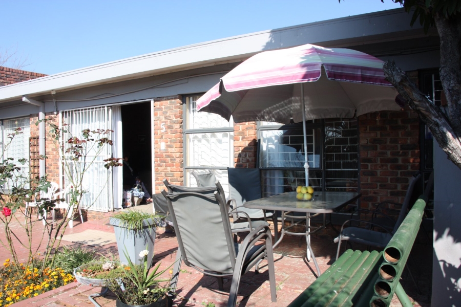 2 Bedroom Property for Sale in Pellissier Free State